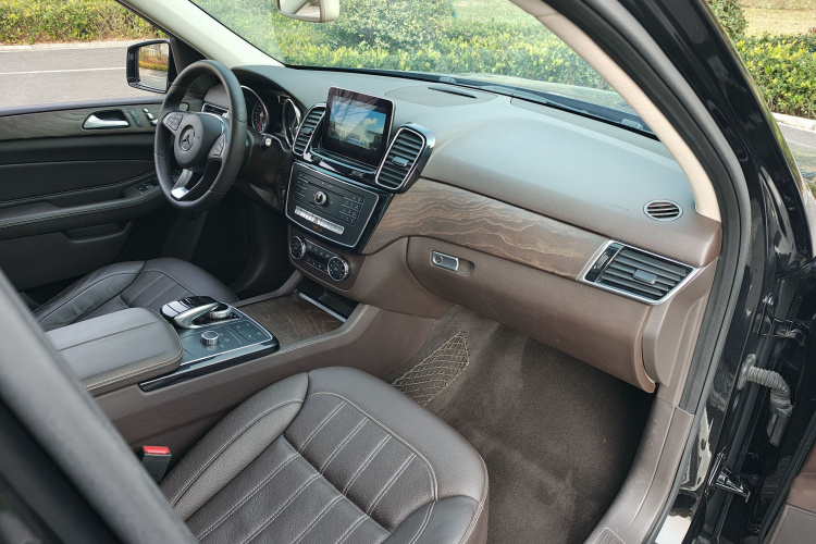 奔驰GLE 2016款 GLE 400 4MATIC中控内饰7005