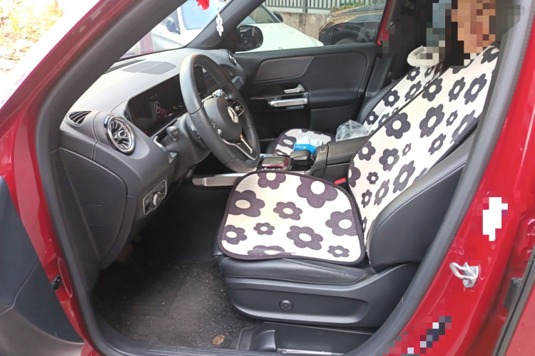 奔驰GLB 2020款 改款 GLB 200 动感型中控内饰19