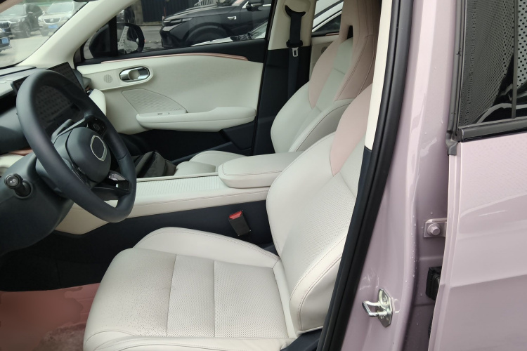 领克06 2025款 Shero 1.5T 紫色特别版中控内饰19