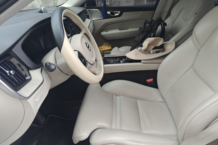 沃尔沃XC60 2020款 T5 四驱智远豪华版中控内饰19