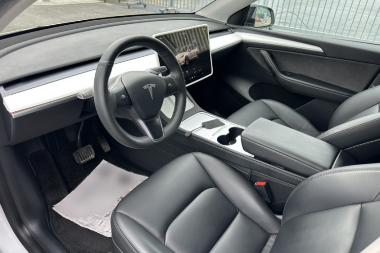 特斯拉 Model Y 2022款 改款 后轮驱动版局部细节19