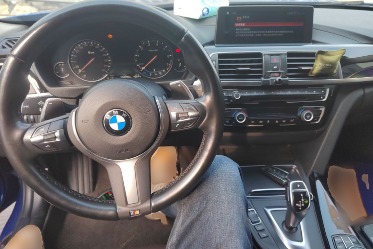 宝马3系 2019款 320Li M运动套装中控内饰7002