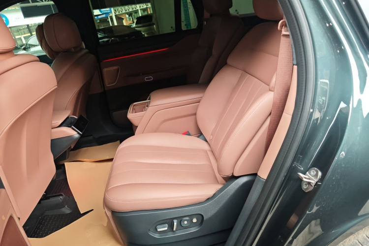 蔚来ES8 2023款 100kWh 签名版中控内饰21