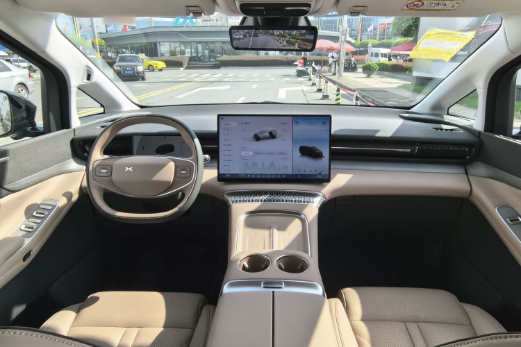 小鹏X9 2025款 740超长续航 Max中控内饰7001