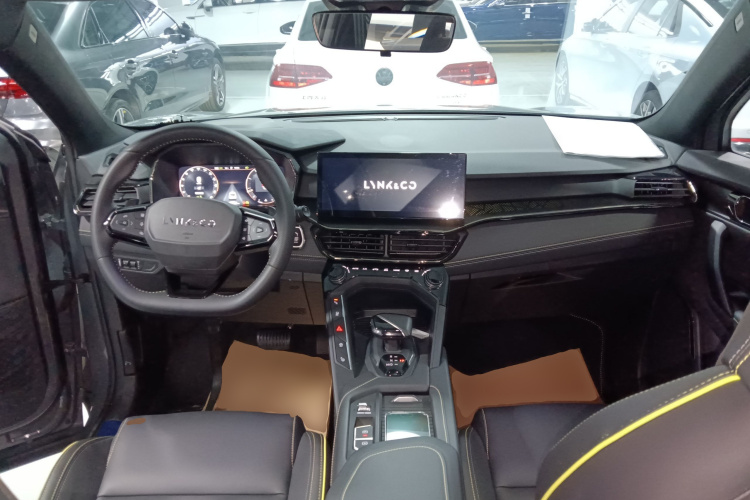 领克06 2023款 Remix 1.5T 劲Halo中控内饰12