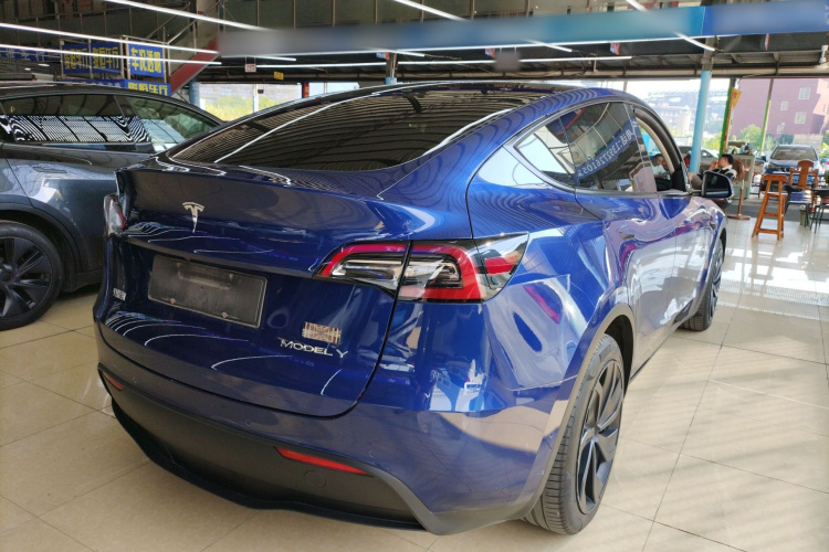 特斯拉 Model Y 2022款 改款 后轮驱动版车身外观6006