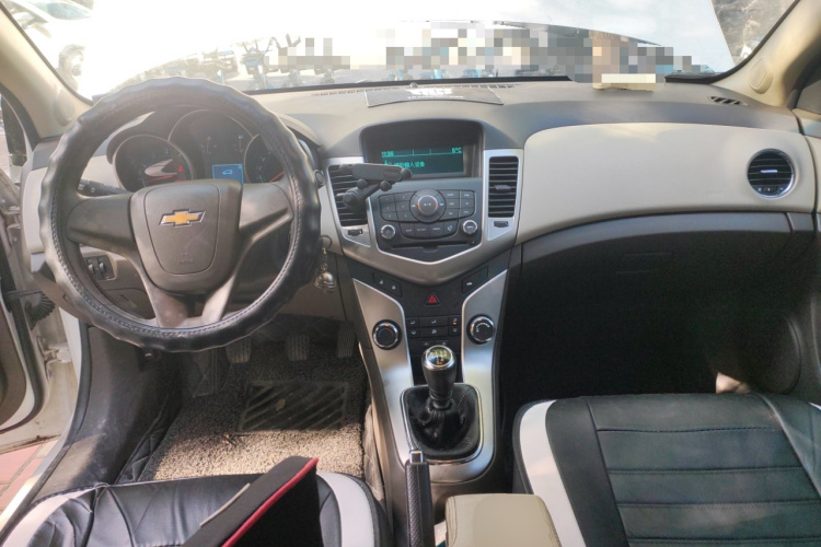 雪佛兰 科鲁兹 2015款 1.5L 经典 SL MT中控内饰12