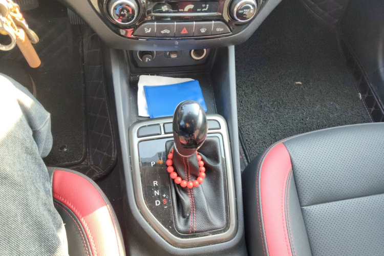 长安 逸动 2015款 1.6L 自动俊酷型 国V局部细节18