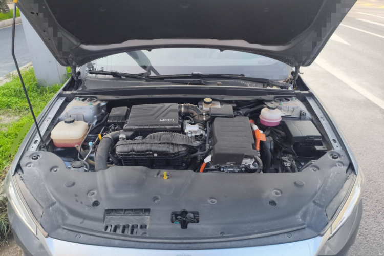 比亚迪 秦PLUS 2024款 荣耀版 DM-i 55KM领先型局部细节24