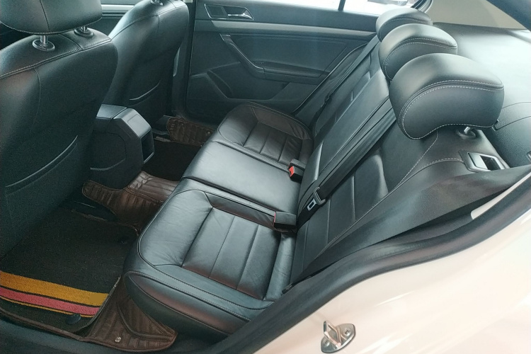 大众 朗逸 2015款 230TSI DSG舒适版中控内饰7004