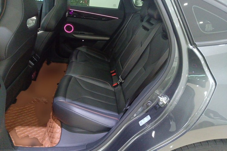 长安UNI-V 2023款 1.5T 尊贵型中控内饰7004