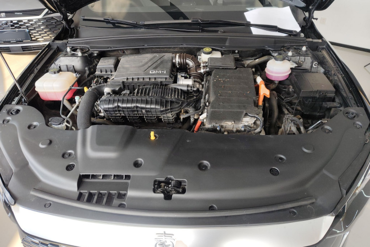 比亚迪 秦PLUS 2023款  冠军版 DM-i 120KM超越型局部细节24