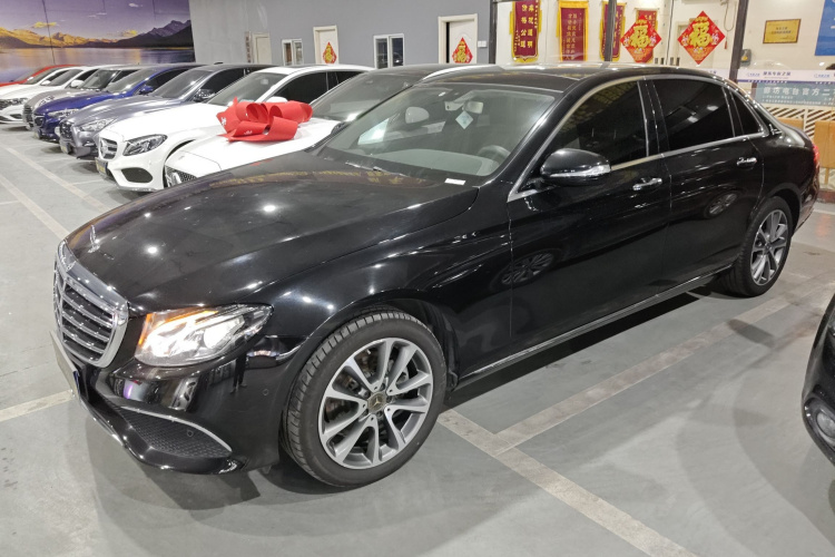 奔驰E级 2020款 E 260 L车身外观4