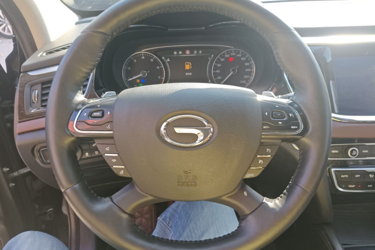 广汽传祺 传祺GS8 2017款 320T 两驱豪华智联版（七座）中控内饰13