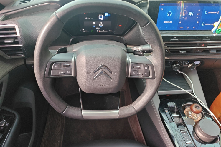 雪铁龙 凡尔赛C5 X 2022款 1.6T 享不凡 虎年开门红版中控内饰13