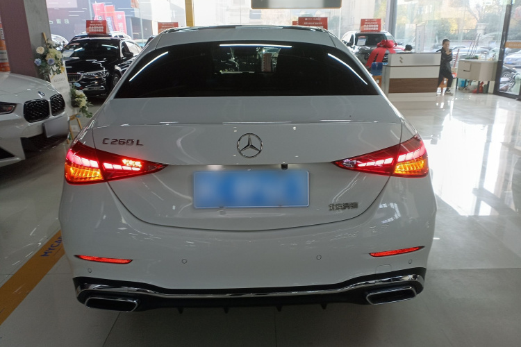 奔驰C级 2023款 改款二 C 260 L 运动版车身外观6