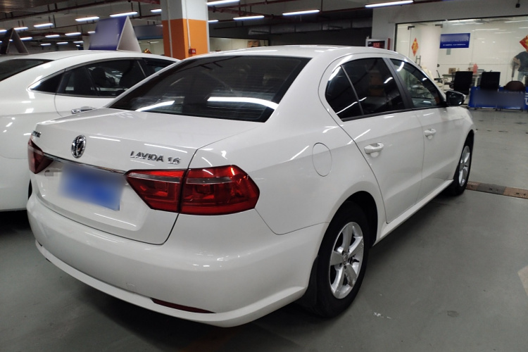 大众 朗逸 2013款 改款经典 1.6L 自动风尚版车身外观6005