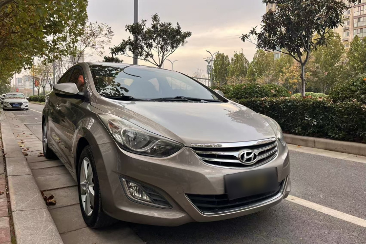 现代 朗动 2013款 1.6L 自动尊贵型车身外观6004