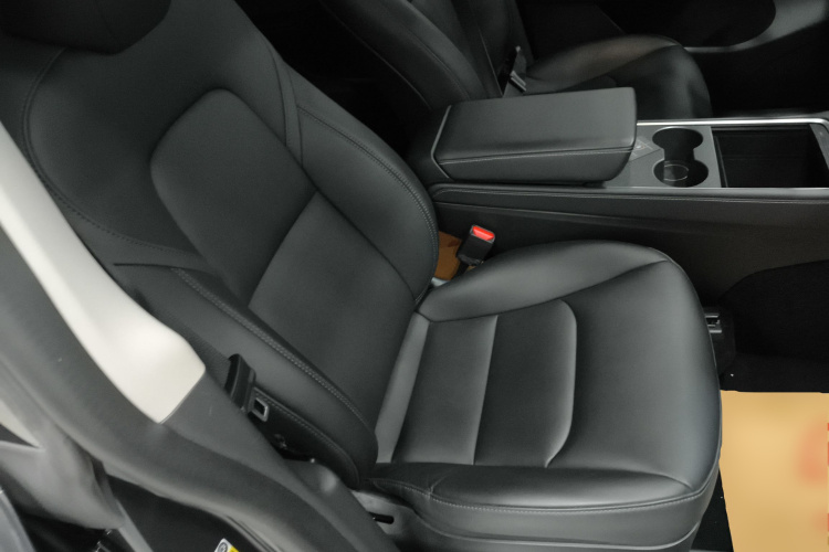 特斯拉 Model Y 2022款 改款 后轮驱动版局部细节41