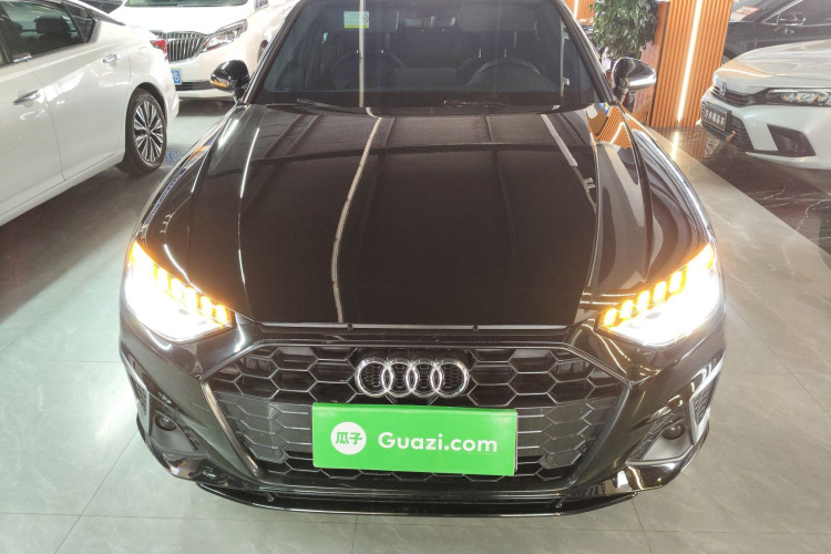 奥迪A4L 2022款 40 TFSI 时尚动感型车身外观2