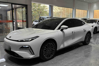 吉利银河 银河星耀8 2025款 130km EM-i 尊享版