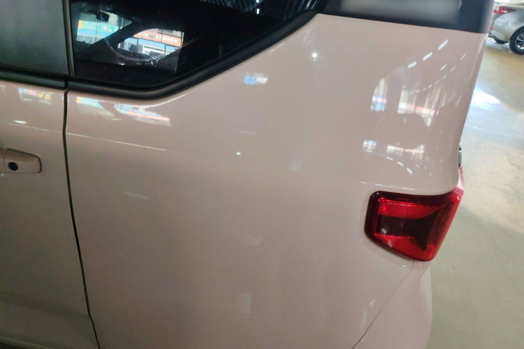 五菱汽车 宏光MINIEV 2022款 马卡龙臻享款 磷酸铁锂中控内饰7008