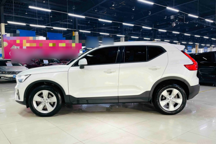 沃尔沃XC40 2023款 B3 智行时尚版车身外观6005