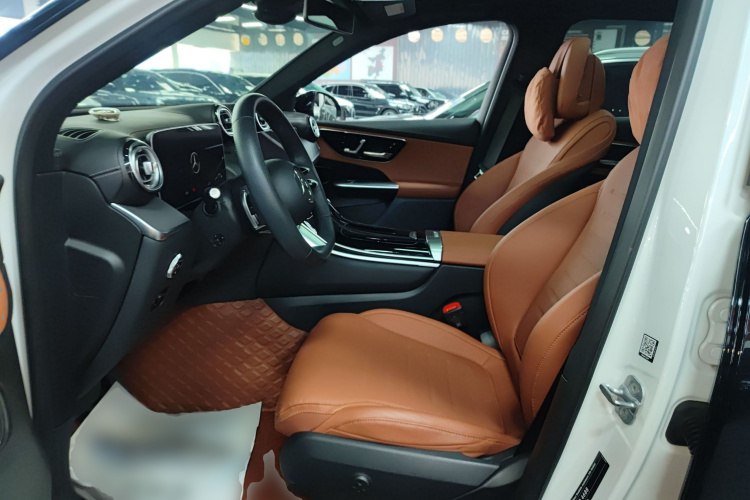 奔驰GLC 2023款 GLC 260 L 4MATIC 豪华型 5座局部细节19