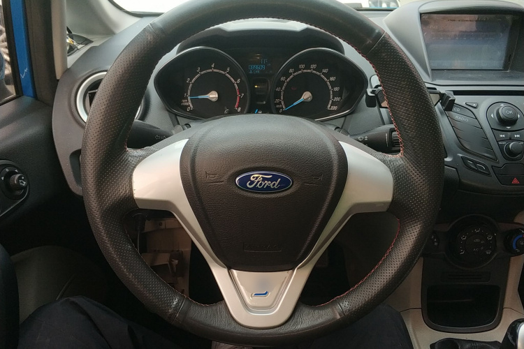 福特 嘉年华 2013款 三厢 1.5L 手动时尚型局部细节13