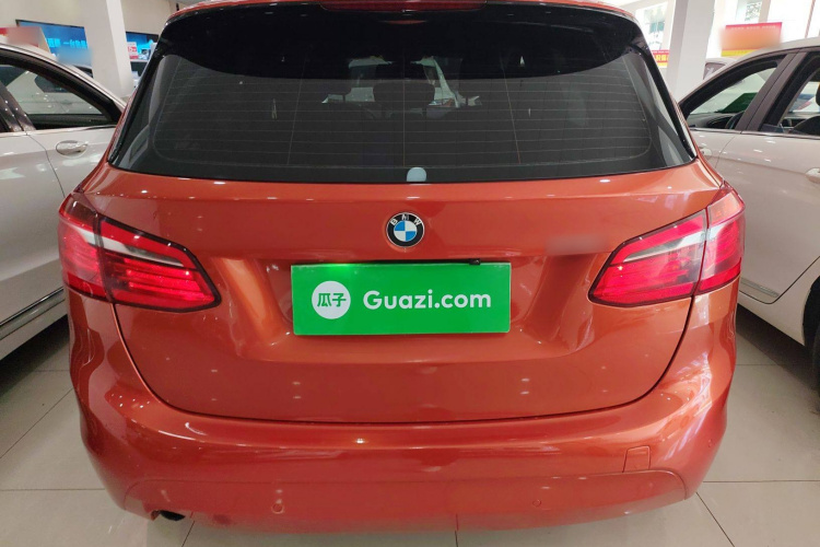 宝马2系旅行车 2016款 218i 时尚型车身外观6