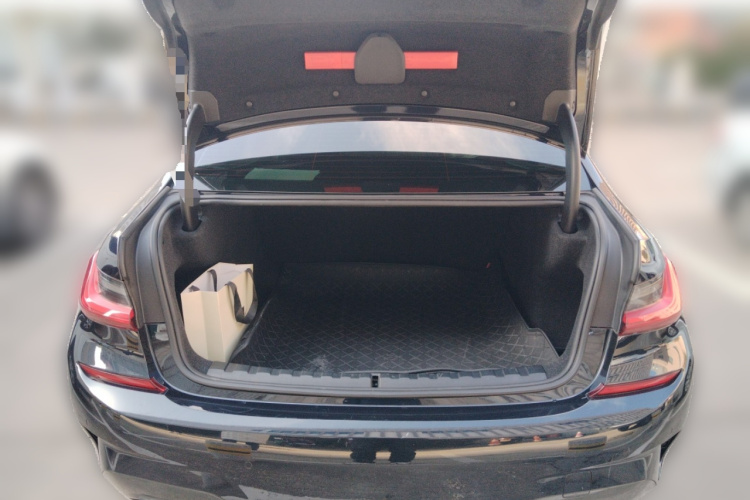 宝马3系 2021款 325Li M运动曜夜套装中控内饰23