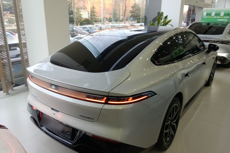 东风奕派 eπ007 2025款 纯电 565四驱Max领航版车身外观7