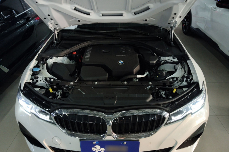 宝马3系 2021款 改款 325i M运动套装机舱底盘24