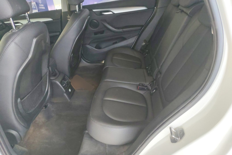 宝马X1 2016款 sDrive18Li 尊享型中控内饰21