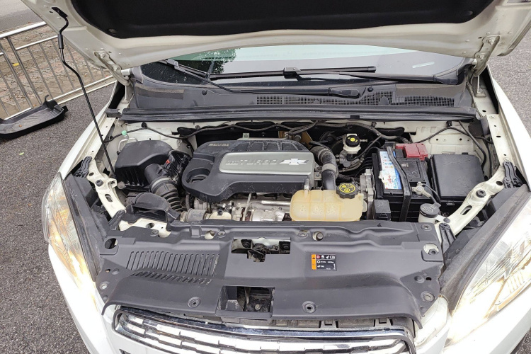 雪佛兰 创酷 2014款 1.4T 自动两驱豪华型机舱底盘24