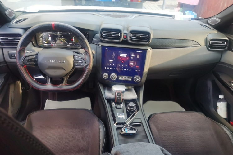 领克03 2022款 2.0TD DCT劲Pro中控内饰7002