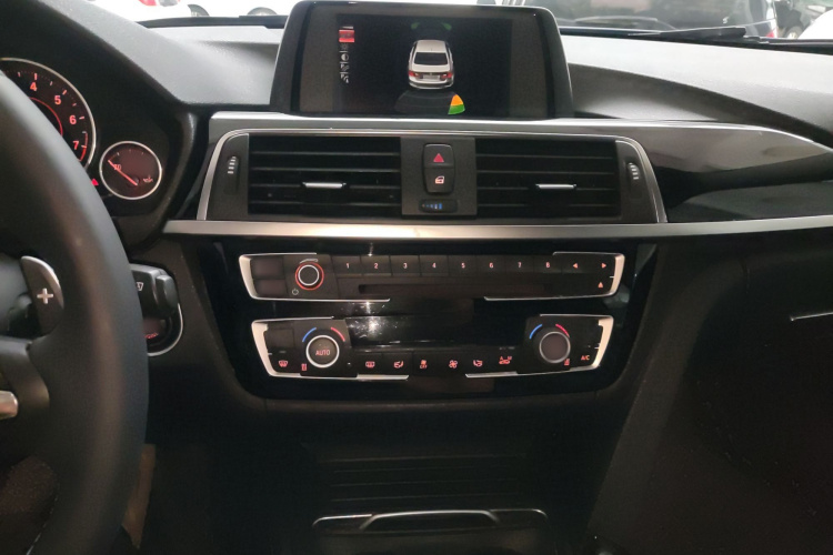 宝马3系 2017款 320Li M运动型局部细节16