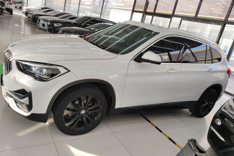 宝马X1 2021款 sDrive20Li 时尚型车身外观4