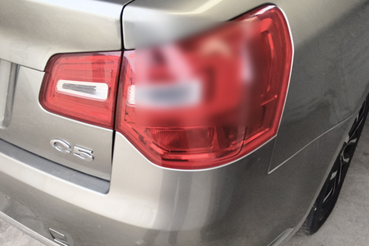 雪铁龙C5 2014款 1.6T 自动尊贵型车身外观9