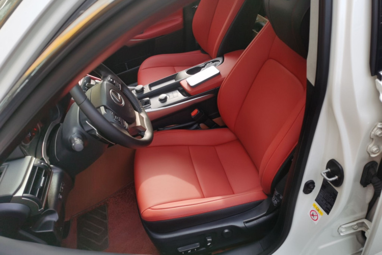 雷克萨斯IS 2017款 300 锋尚版局部细节19