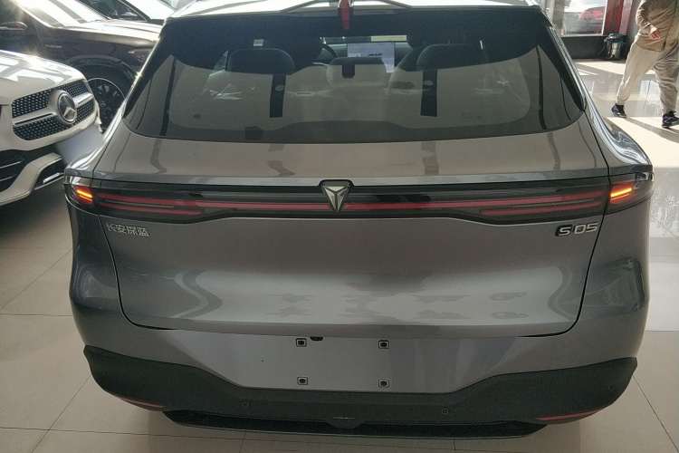 深蓝汽车 深蓝S05 2026款 620Plus纯电版车身外观6