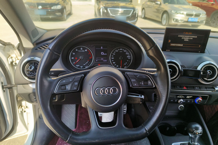 奥迪A3 2018款 30周年年型 Sportback 35 TFSI 运动型中控内饰13
