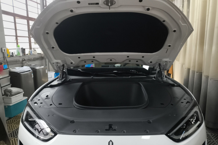 鸿蒙智行 问界M5 2022款 纯电后驱标准版机舱底盘24