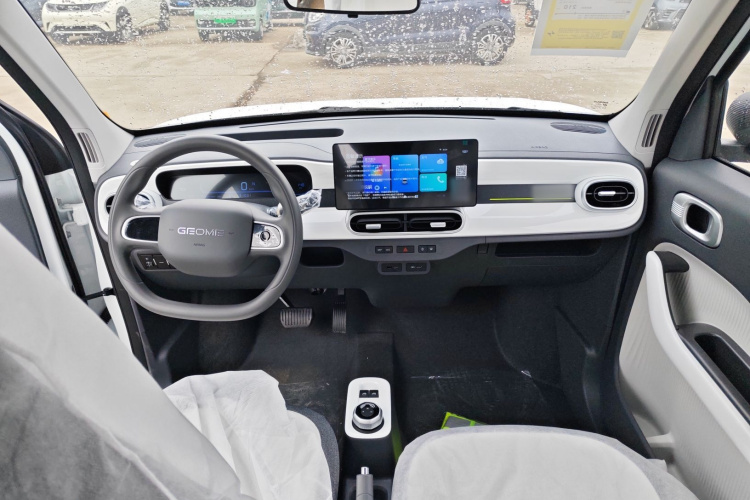 吉利银河 熊猫 2025款 210km 元气熊中控内饰12