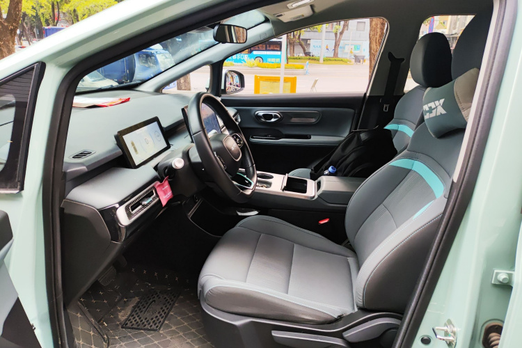 埃安 AION Y 2023款 Younger中控内饰19