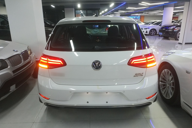 大众 高尔夫 2019款 200TSI DSG舒适进取版 国VI车身外观6