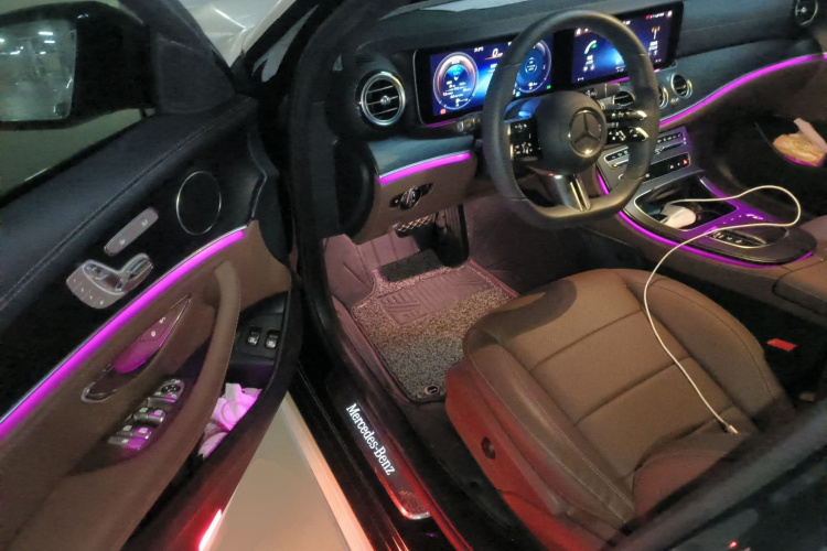 奔驰E级新能源 2021款 E 350 e L 插电式混合动力运动轿车中控内饰20