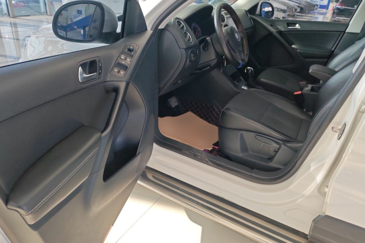 大众 途观 2017款 300TSI 自动两驱丝绸之路风尚版中控内饰20