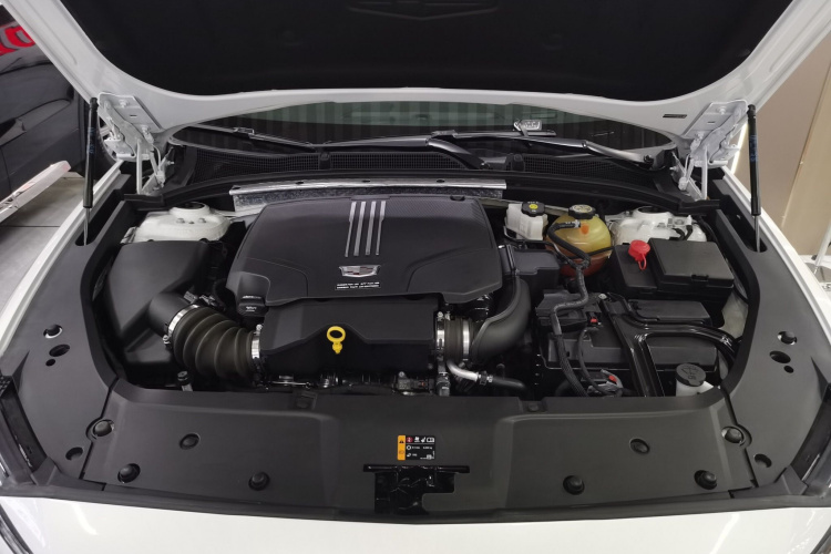 凯迪拉克GT4 2023款 25T 豪华型机舱底盘24