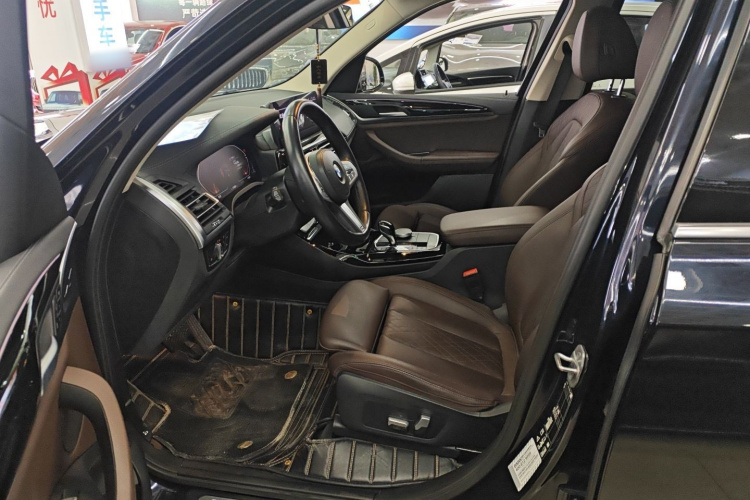 宝马X3 2022款 改款 xDrive25i M运动套装中控内饰19